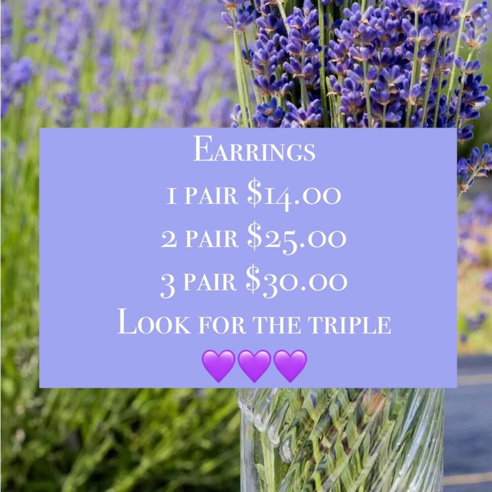 💜💜💜 3/$30 Fashionable lever back earrings! Nice weight #A363 - Picture 6 of 6